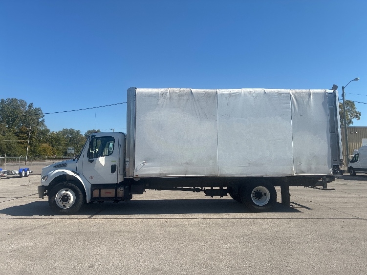 2017 Freightliner eM2 in Fort Wayne, IN — photo 4