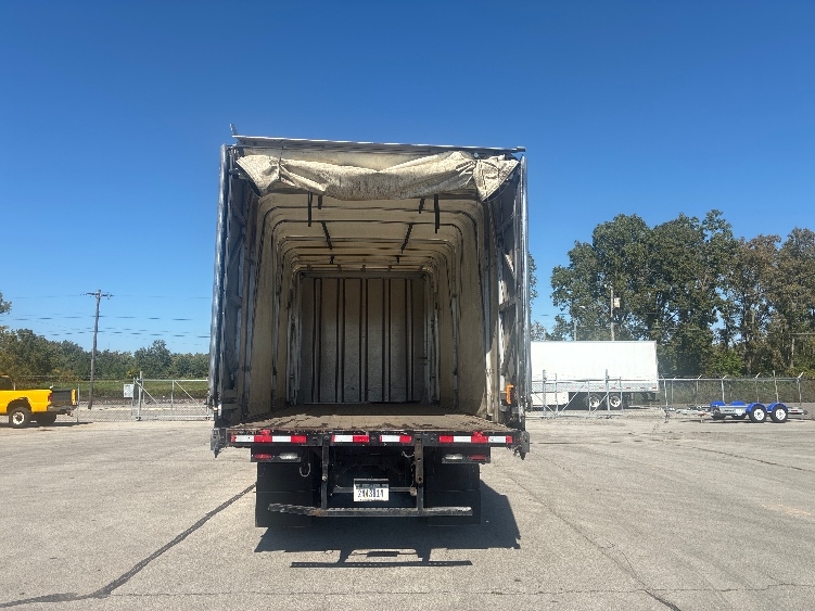 2017 Freightliner eM2 in Fort Wayne, IN — photo 8