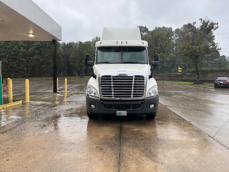 2019 Freightliner Cascadia in Forest Park, GA — photo 2