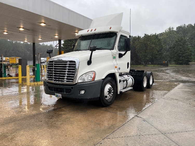 2019 Freightliner Cascadia in Forest Park, GA — photo 3