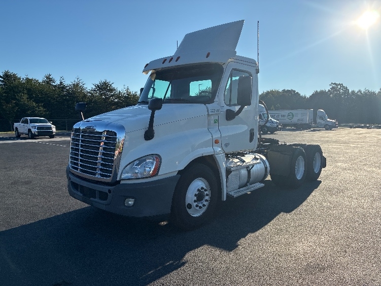 2019 Freightliner Cascadia in Concord, NC — photo 3