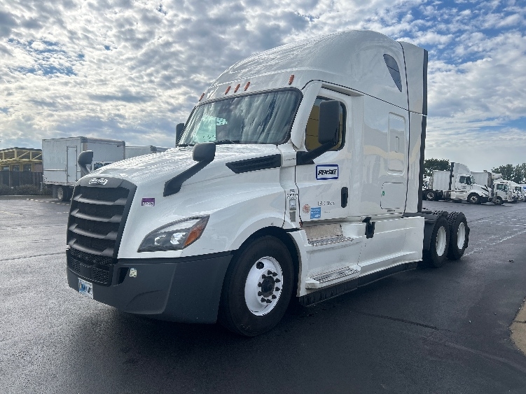 2024 Freightliner Cascadia in Sun Valley, CA — photo 3