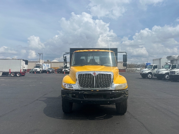 2018 International 4300 in Indianapolis, IN — photo 2