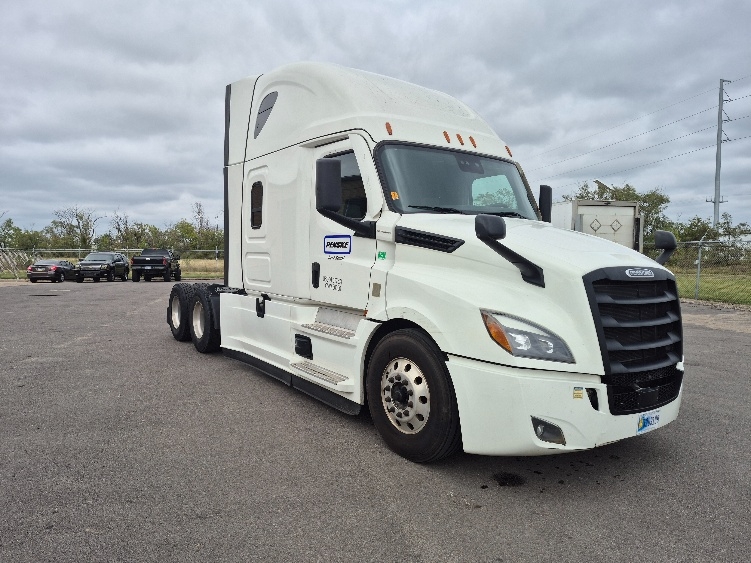 2022 Freightliner Cascadia in Kansas City, MO