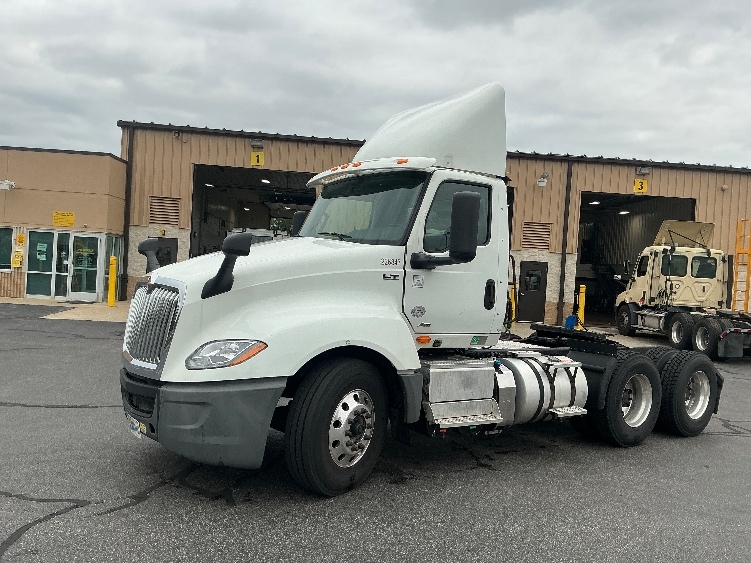 2019 International LT in South Bend, IN — photo 3