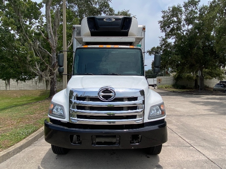 2019 Hino 268 in Orlando, FL — photo 2