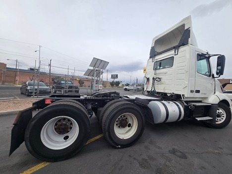 2019 Volvo VNL 300 in Las Vegas, NV — photo 7