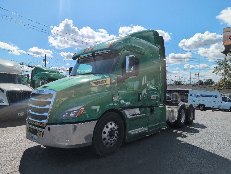 2019 Freightliner Cascadia in North Bergen, NJ — photo 3