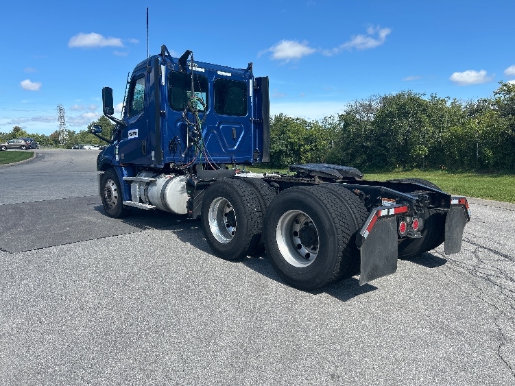 2021 Freightliner Cascadia in Reading, PA — photo 5