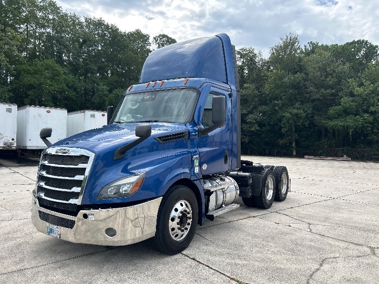 2021 Freightliner Cascadia in Ocala, FL — photo 3