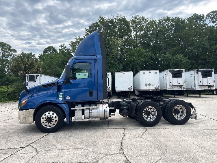 2021 Freightliner Cascadia in Ocala, FL — photo 4
