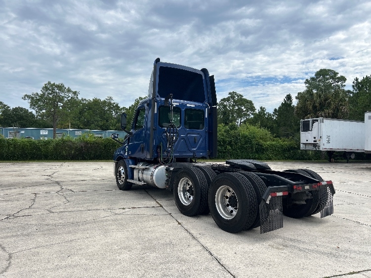 2021 Freightliner Cascadia in Ocala, FL — photo 5