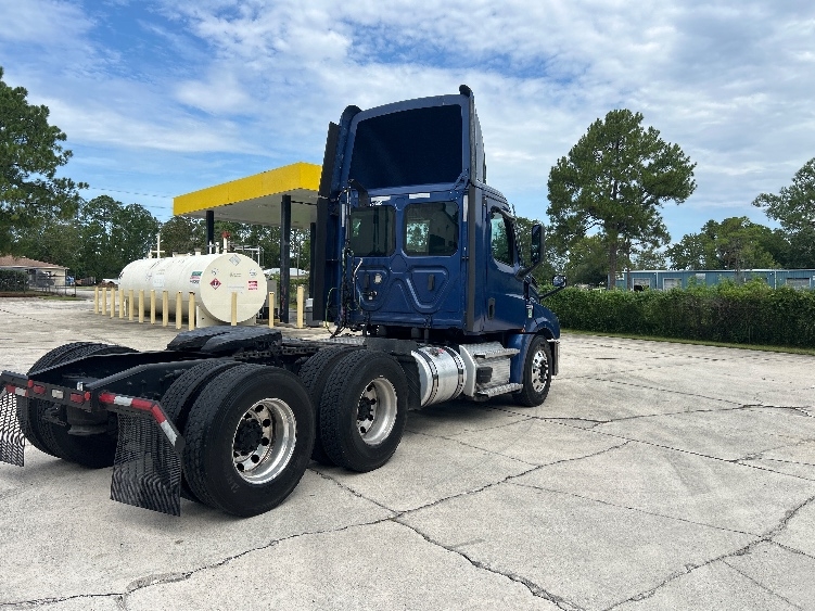 2021 Freightliner Cascadia in Ocala, FL — photo 7