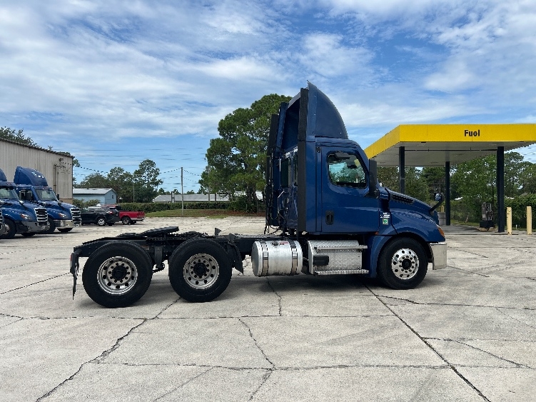 2021 Freightliner Cascadia in Ocala, FL — photo 8