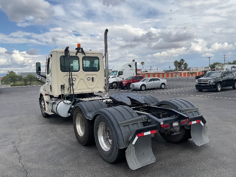 2021 Freightliner Cascadia in Phoenix, AZ — photo 5