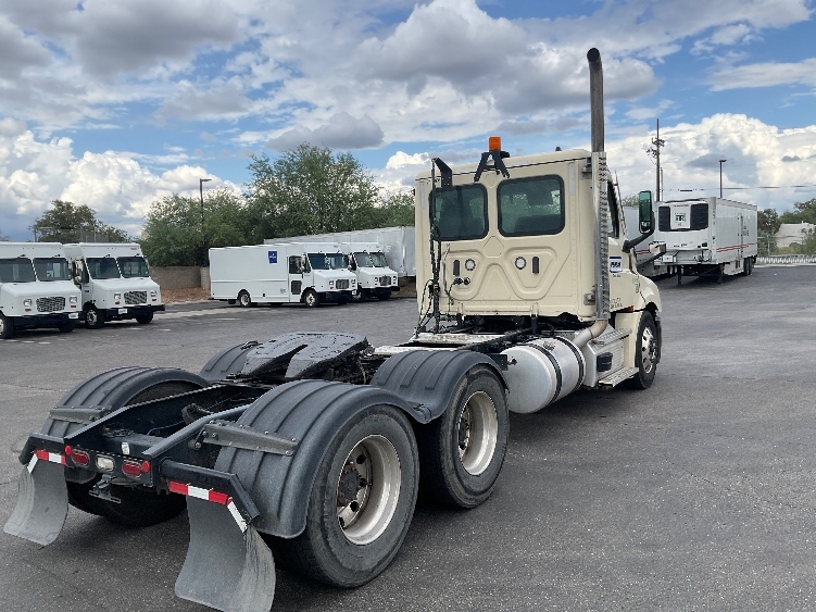 2021 Freightliner Cascadia in Phoenix, AZ — photo 7