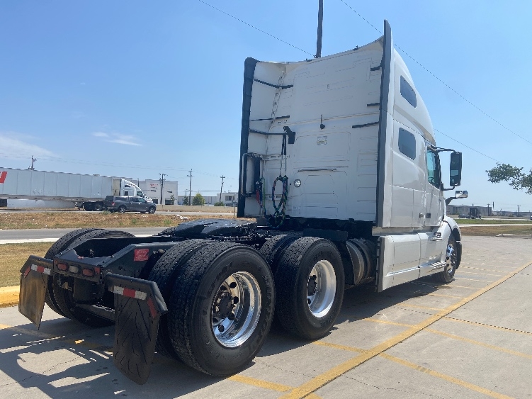 2024 Volvo VNL 760 in San Antonio, TX — photo 7