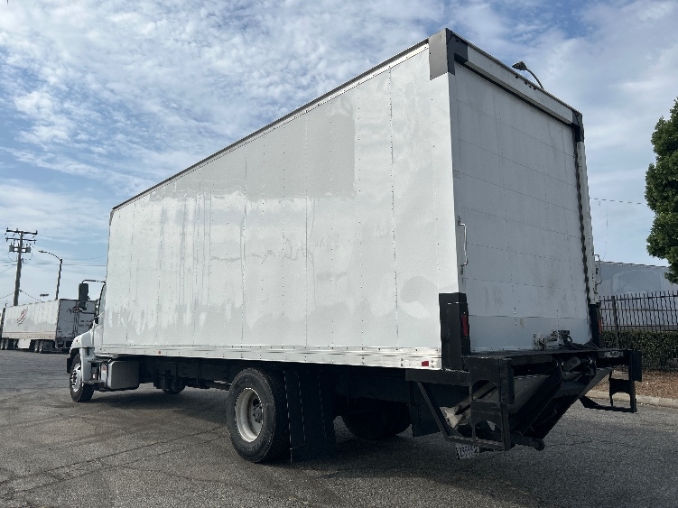2019 Hino 268 in Torrance, CA — photo 6