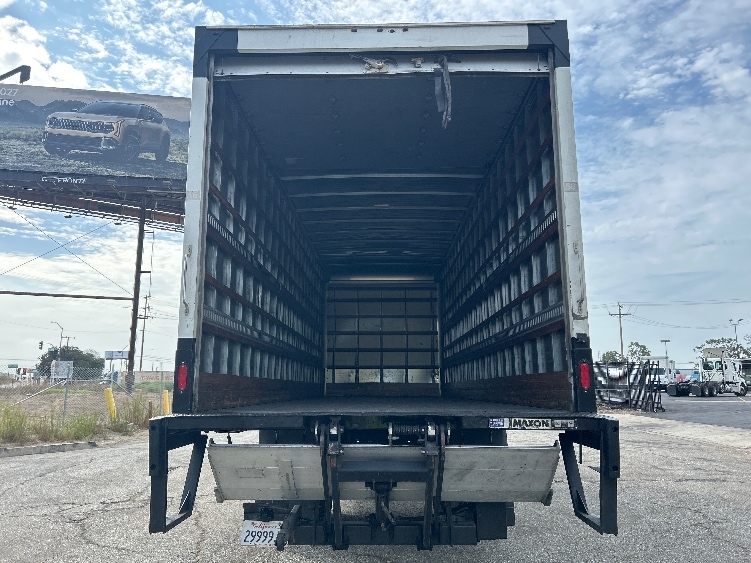 2019 Hino 268 in Torrance, CA — photo 8
