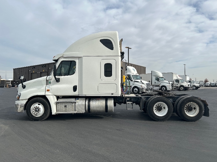 2019 Freightliner Cascadia in Pasco, WA — photo 4