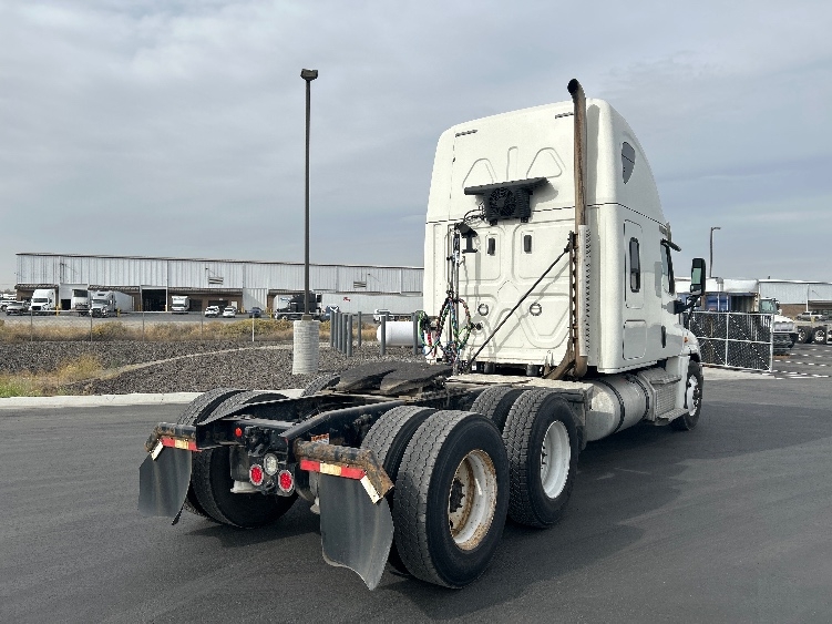 2019 Freightliner Cascadia in Pasco, WA — photo 7