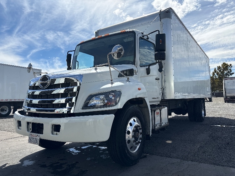 2019 Hino 338 in West Sacramento, CA — photo 3