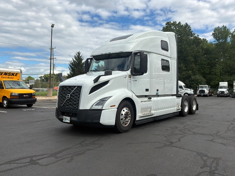 2024 Volvo in Monmouth Junction, NJ — photo 3