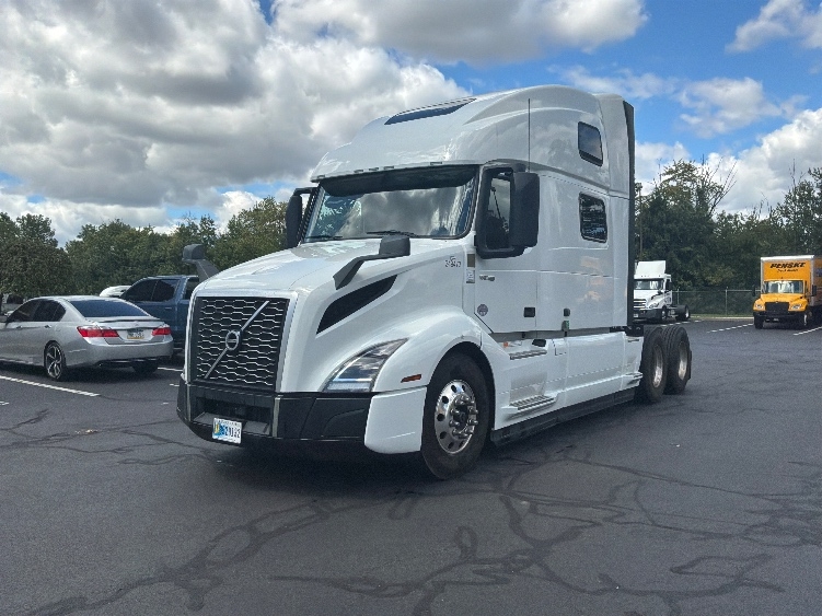 2024 Volvo in Monmouth Junction, NJ — photo 3