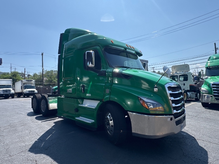 2019 Freightliner Cascadia in Dayton, NJ