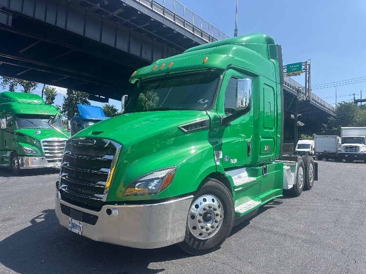 2019 Freightliner Cascadia in Dayton, NJ — photo 3