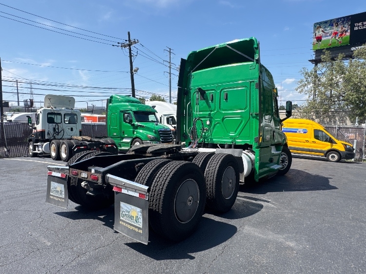 2019 Freightliner Cascadia in Dayton, NJ — photo 7