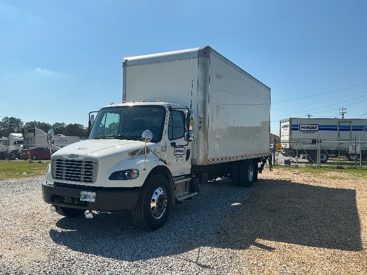 2023 Freightliner eM2 in Hattiesburg, MS — photo 3