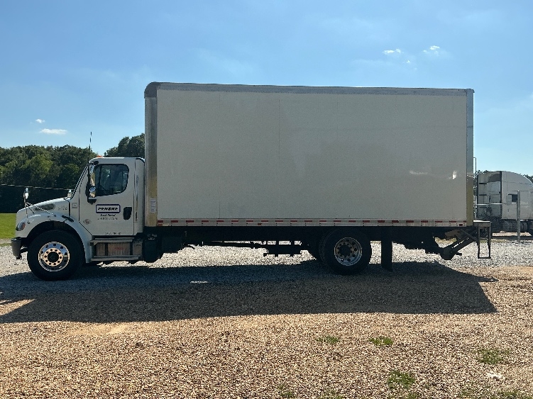 2023 Freightliner eM2 in Hattiesburg, MS — photo 4