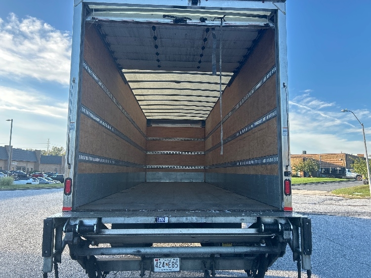 2021 Freightliner eM2 in Essex, MD — photo 8