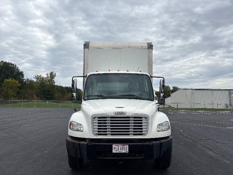 2021 Freightliner eM2 in Middlefield, OH — photo 2