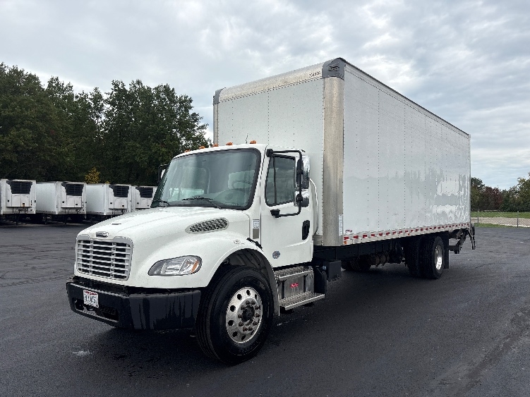 2021 Freightliner eM2 in Middlefield, OH — photo 3