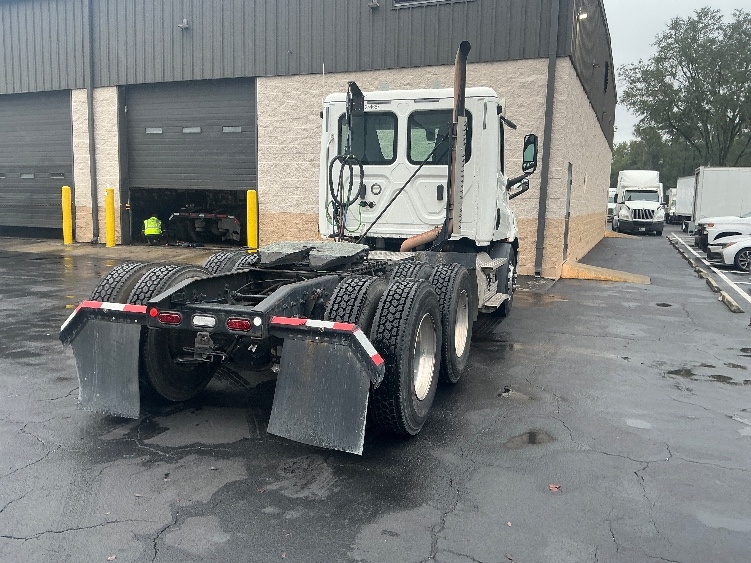 2019 Freightliner Cascadia in Pensacola, FL — photo 7