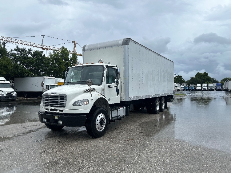 2019 Freightliner eM2 in Medley, FL — photo 3