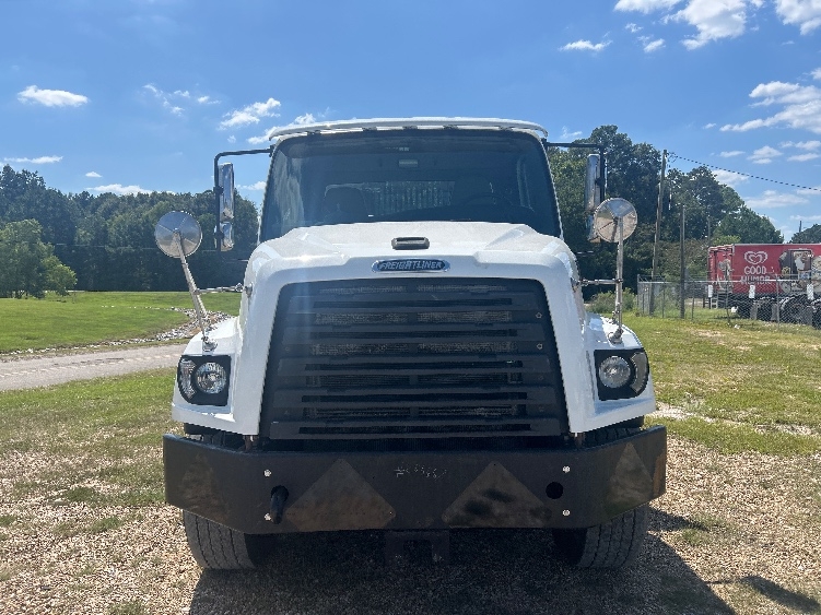 2019 Freightliner 114SD in Hattiesburg, MS — photo 2