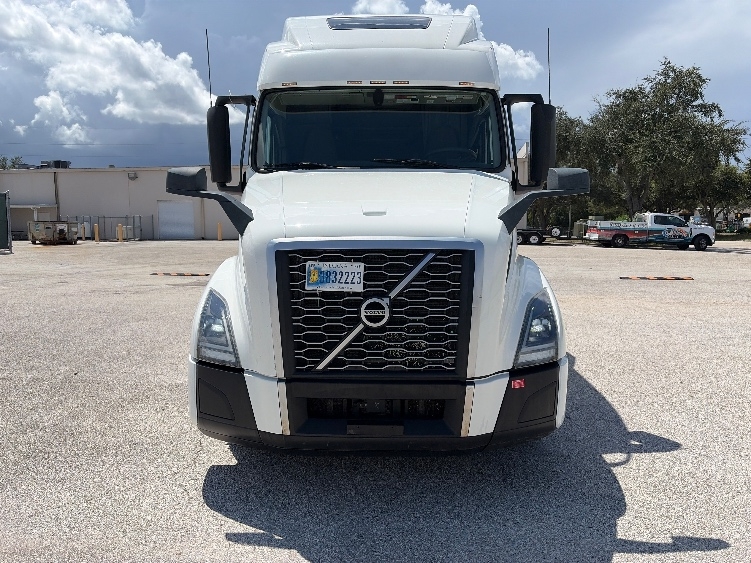 2024 Volvo in Tampa, FL — photo 2
