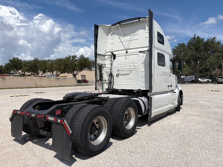 2024 Volvo in Tampa, FL — photo 7