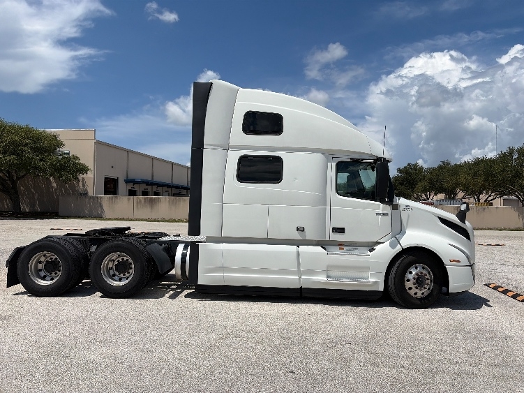 2024 Volvo in Tampa, FL — photo 8