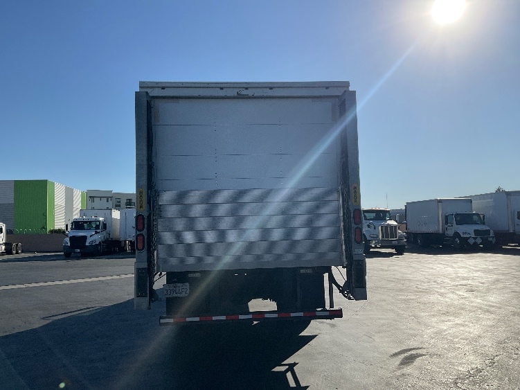 2019 Hino 268 in Torrance, CA — photo 7