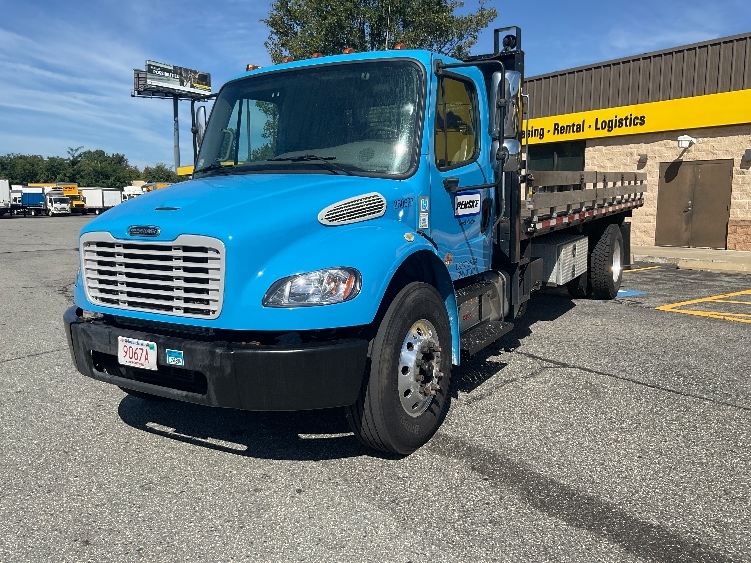 2019 Freightliner eM2 in Springfield, MA — photo 3