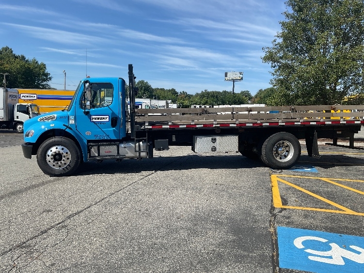 2019 Freightliner eM2 in Springfield, MA — photo 4