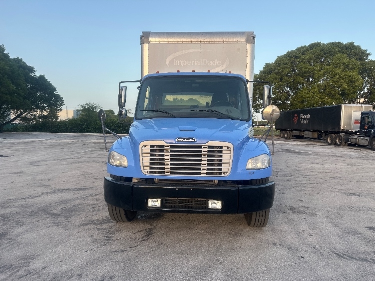 2019 Freightliner eM2 in Medley, FL — photo 2