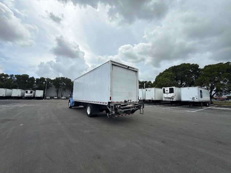 2019 Freightliner eM2 in Medley, FL — photo 6