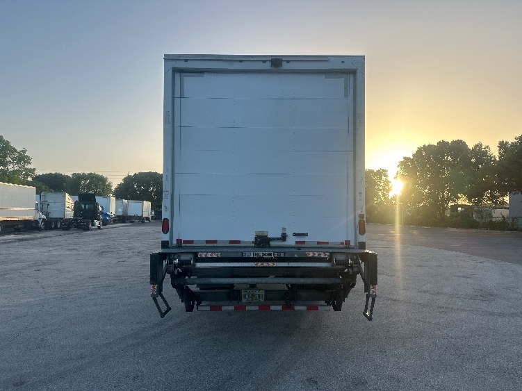 2019 Freightliner eM2 in Medley, FL — photo 7