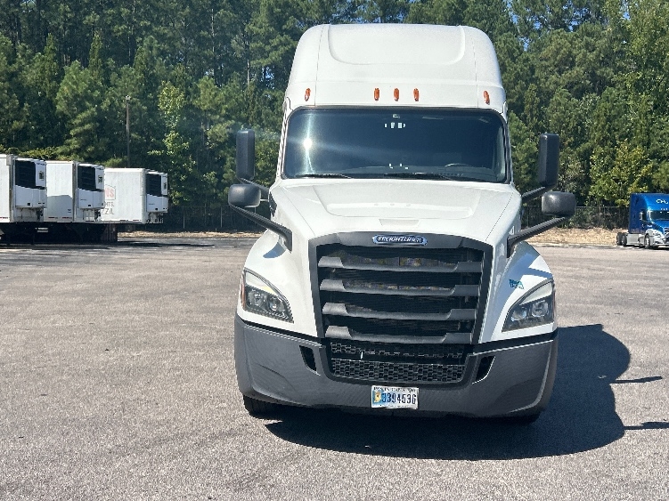 2020 Freightliner Cascadia in Garner, NC — photo 2