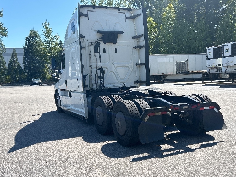 2020 Freightliner Cascadia in Garner, NC — photo 5